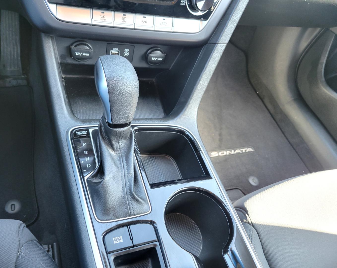 2018 Grey /Black Hyundai Sonata SE (5NPE24AF5JH) with an 2.4L I4 engine, 6 Speed Automatic transmission, located at 450 N Russell, Missoula, MT, 59801, (406) 543-6600, 46.874496, -114.017433 - Photo#14